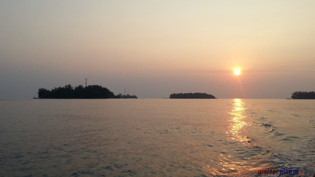sunset bira island