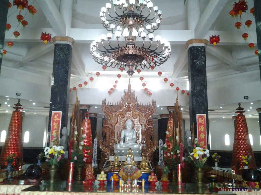 replica of Shwedagon 3