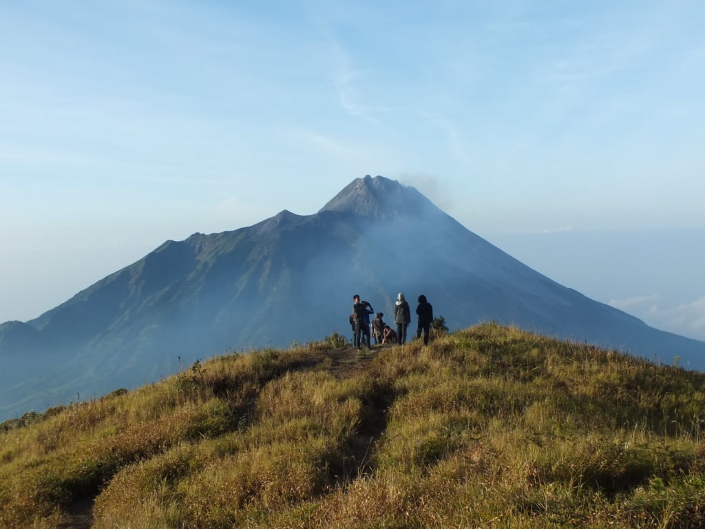 gunung merapi dari merbabu