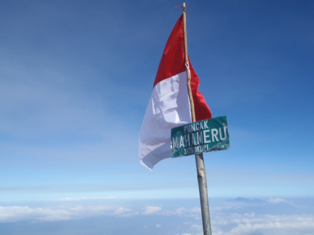 puncak mahameru