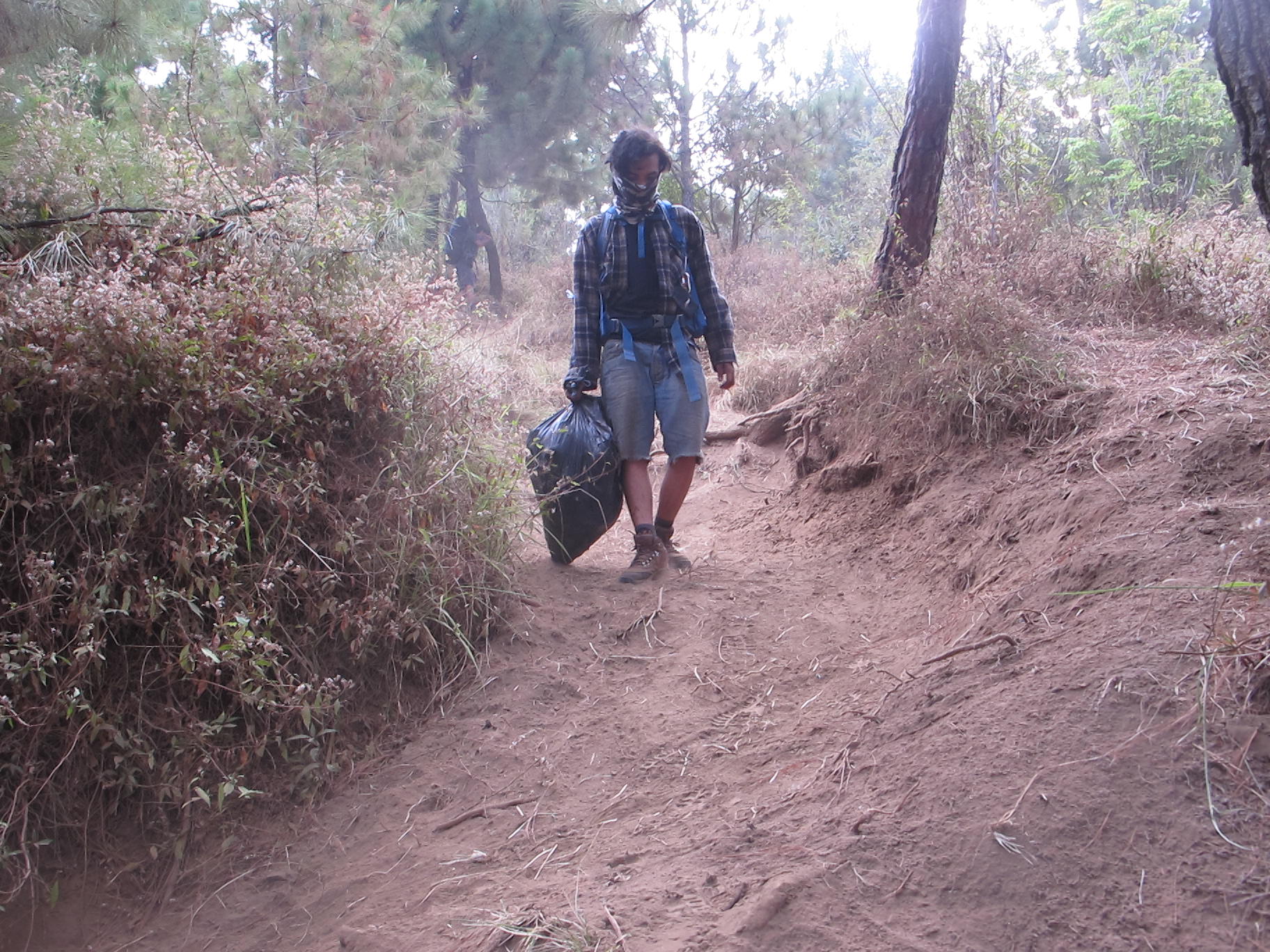 perjalanan turun gunung slamet 3