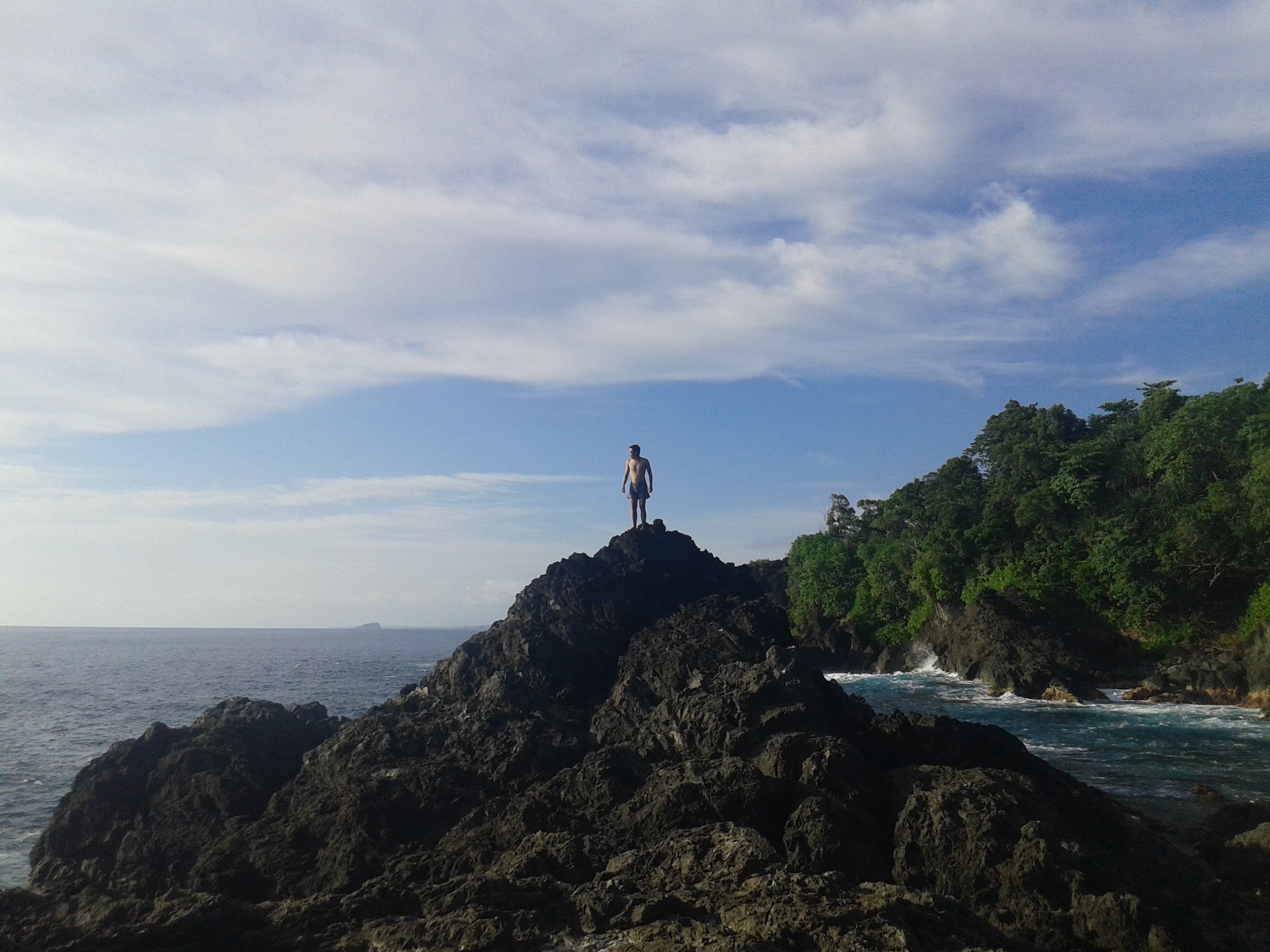 Pantai Ladeha, Surga Tersembunyi di Pesisir Selatan Pulau Nias