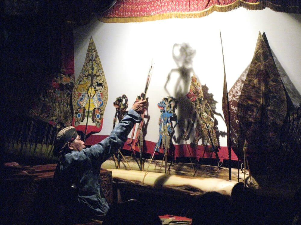 Bagaimana Budaya Mampu Menyelamatkan Negeri Ini?