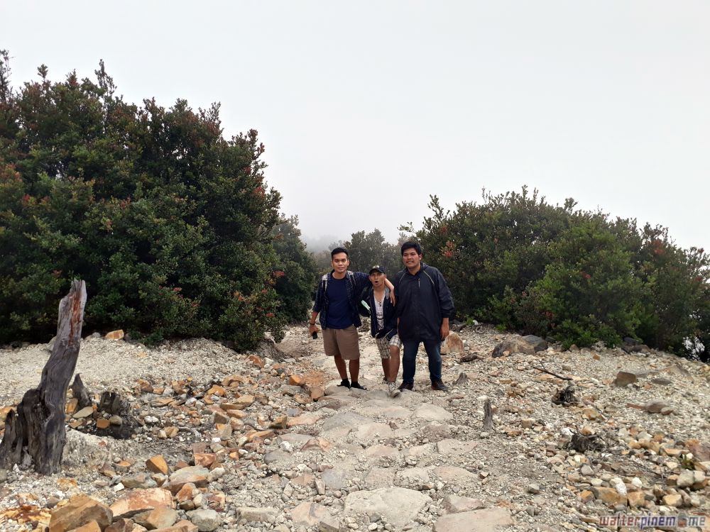 mendaki gunung papandayan garut jawa barat - 4