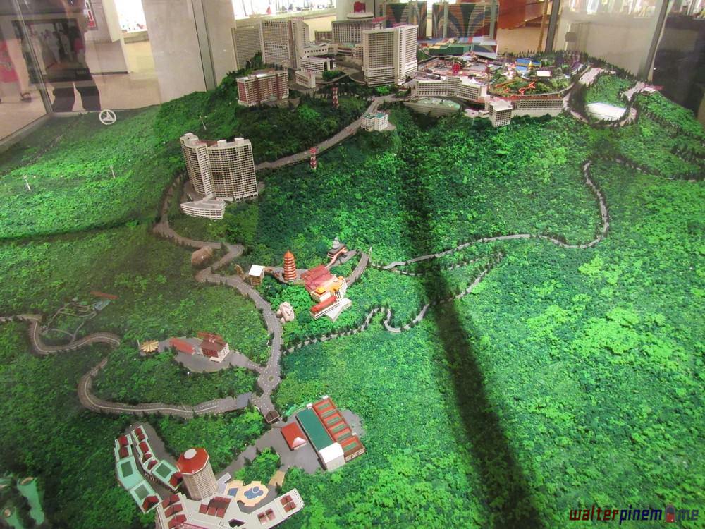 The Visitors' Galleria - 10x