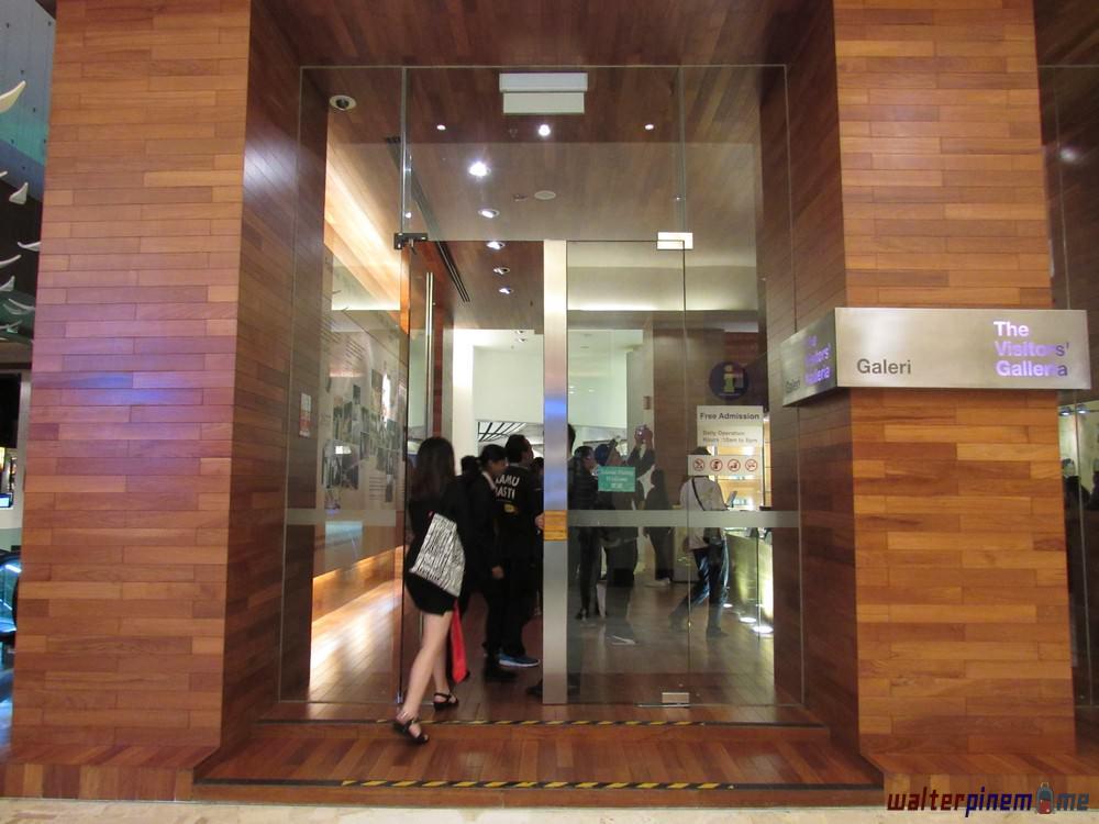 The Visitors' Galleria - 2x