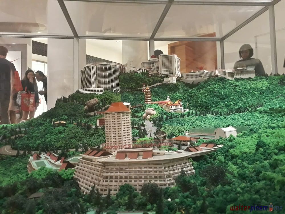 The Visitors' Galleria - 6x