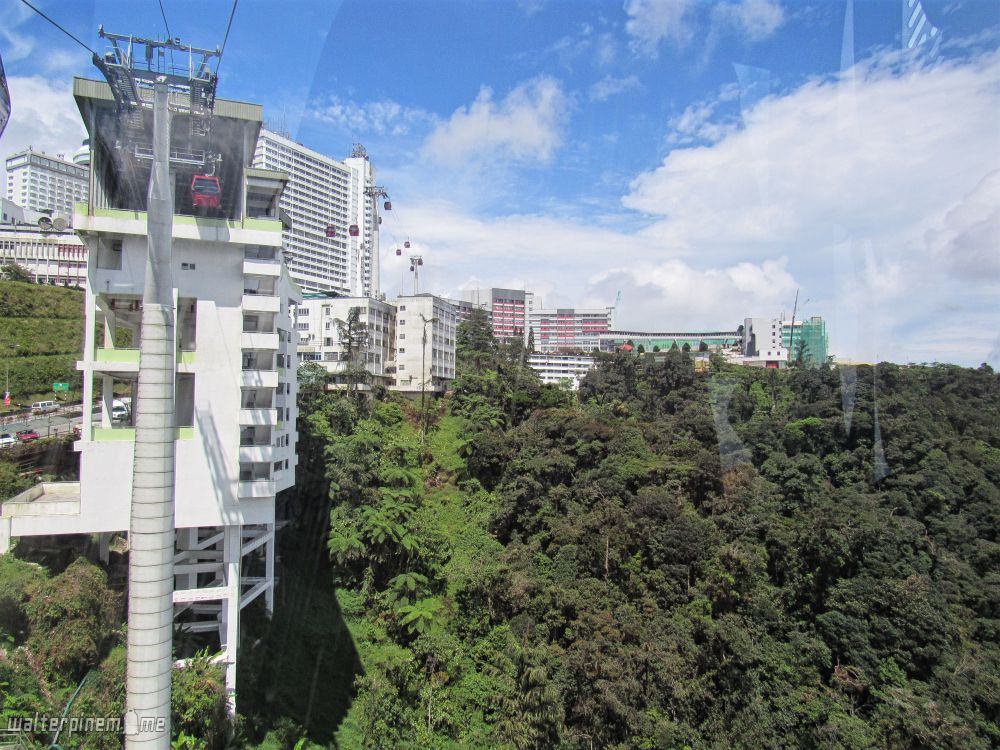 awana skyway genting highlands Gondola Berlantai Kaca - 7