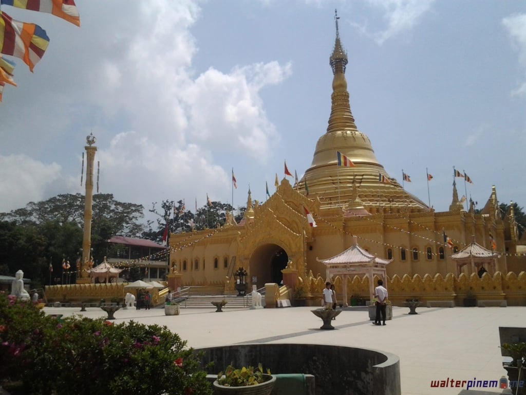 replica of Shwedagon