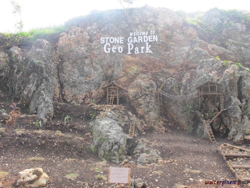 stone garden bandung taman batu padalarang 1