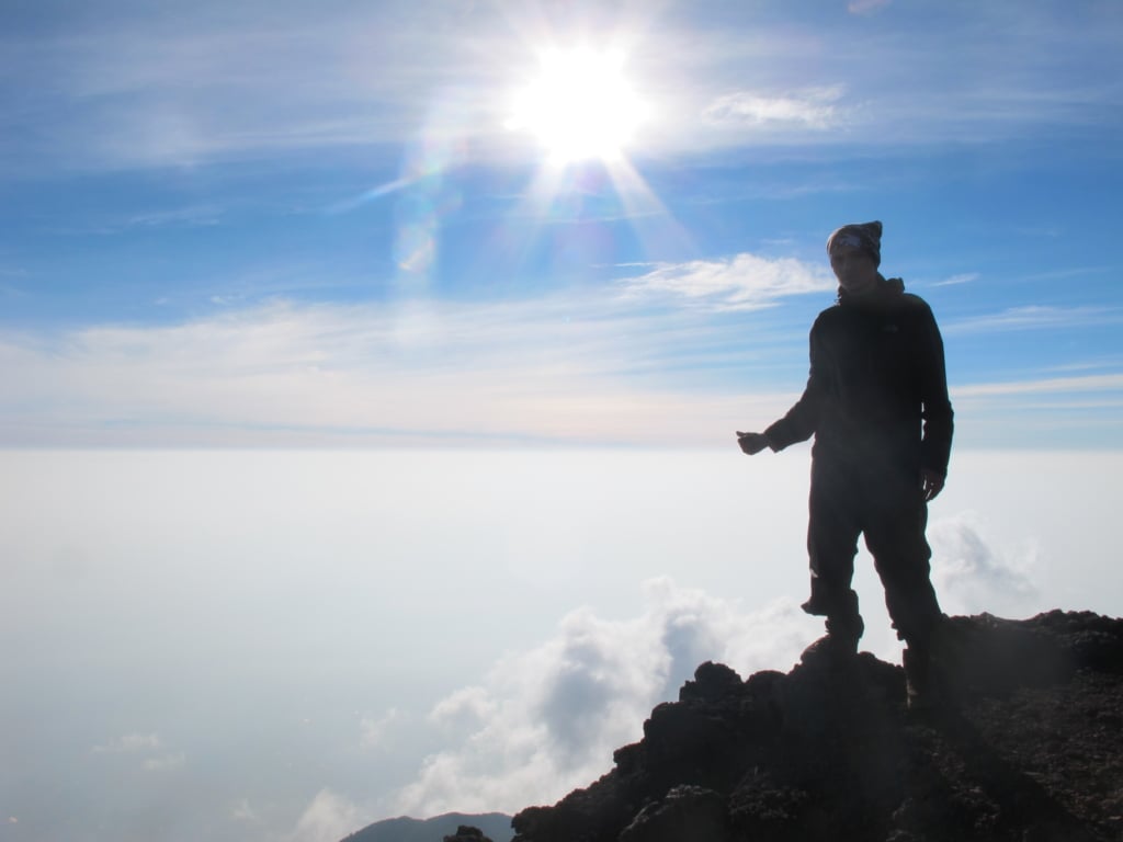 Gunung Slamet: Perjalanan ke Titik Tertinggi Jawa Tengah