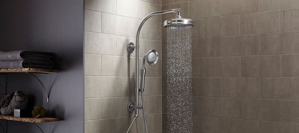 Trik Cermat Membersihkan Shower Berkerak